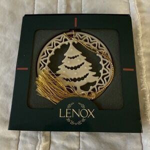 VTG Lenox Christmas Ornament 1985 Yuletide Tree Pierced Porcelain Gift‎ Idea